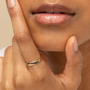 Mejuri Slim Signet Ring Size 6 14K Gold